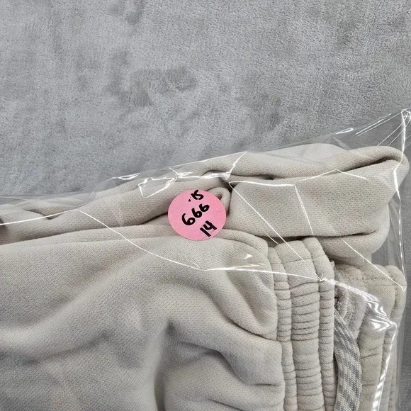 Vuori Womens XS Jogger Sweatpants Beige The Rise The Shine Pockets Athleisure - Picture 12 of 12